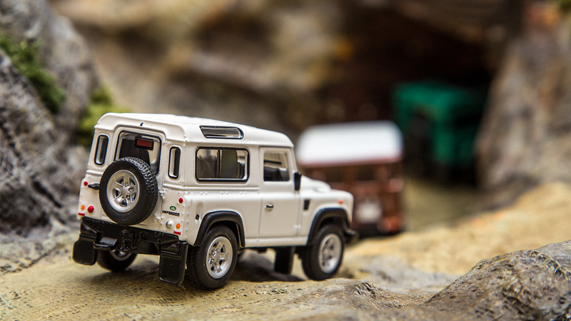 Illustration for article titled Schuco—Land Rover Defender in 1/64
